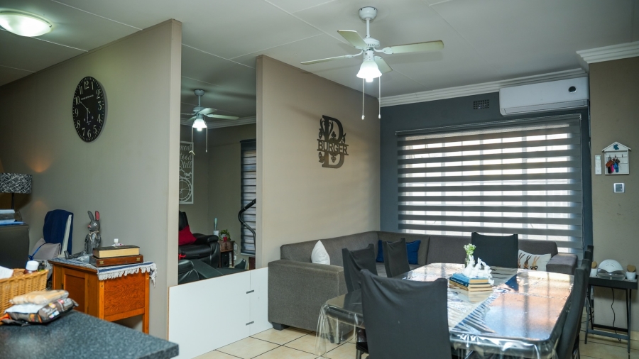 3 Bedroom Property for Sale in Flamwood North West